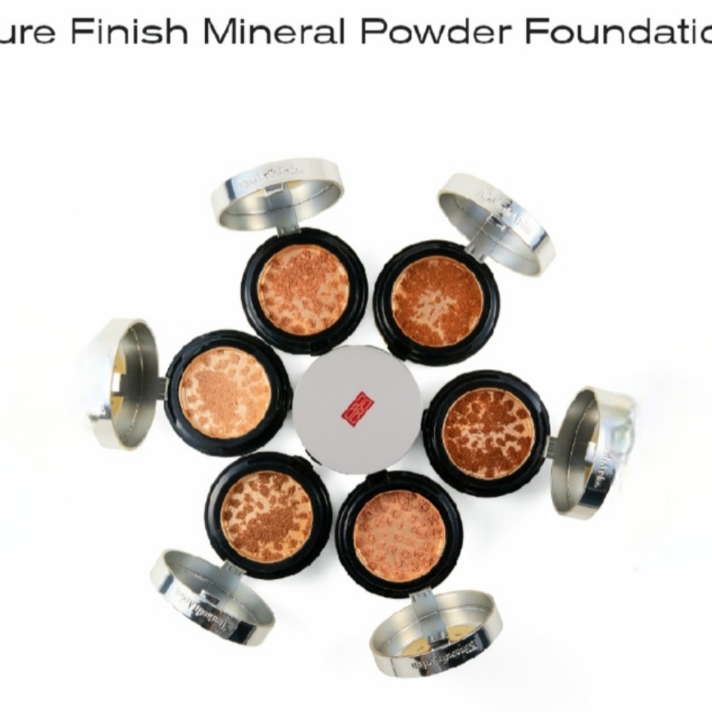 ELIZABETH ARDEN POWDER FOUNDATION
